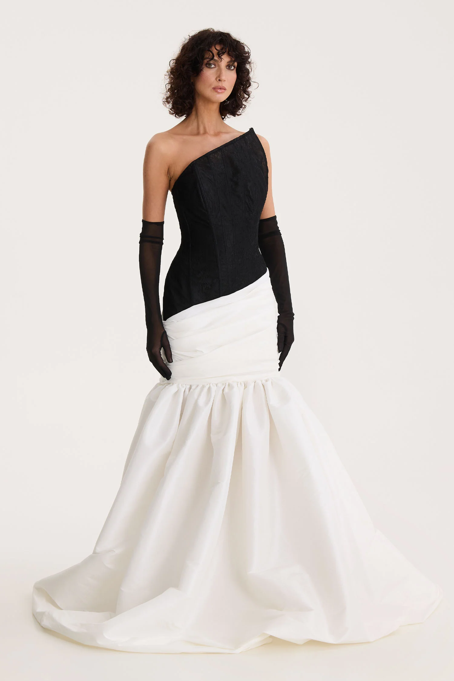 White Eclipse - Image 3