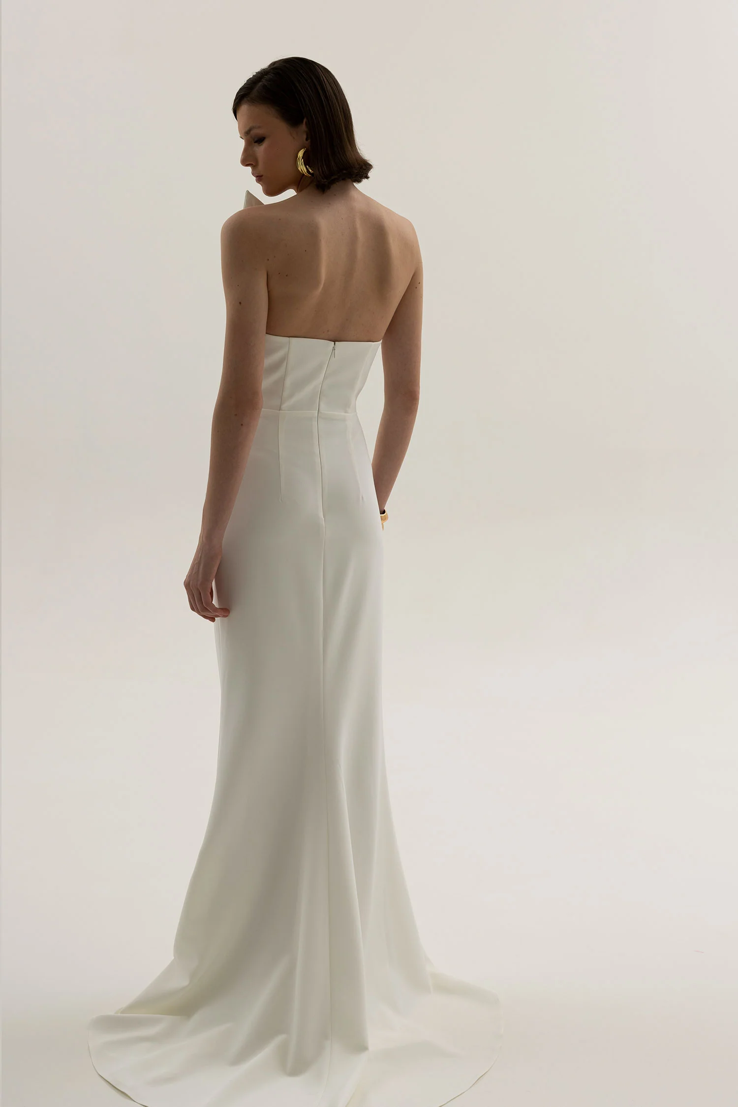 White Triangle - Image 2